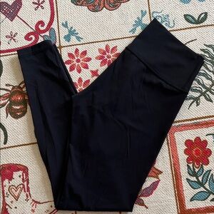 Women’s Lululemon Athletica wunder train high rise tight 28”.